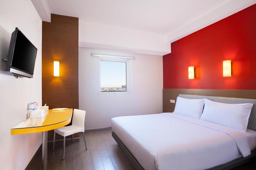 Amaris Hotel Palembang Exterior photo